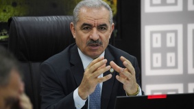 اشتية: الخصم من أموال المقاصة يضعنا في موقف مالي صعب 