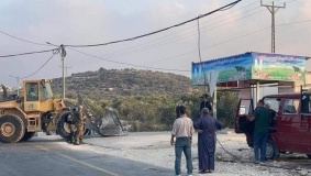 الاحتلال يهدم منشآت تجارية في يعبد بجنين