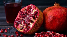 عصير الرمان 10 فوائد غذائية هامة