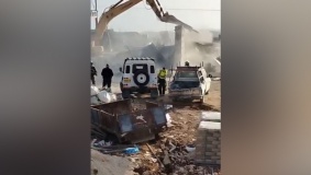 الاحتلال يهدم بركسا في عنانا