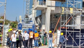 مصرع عاملين مقدسيين سقطا من علو شاهق في ورشة بناء بتل أبيب