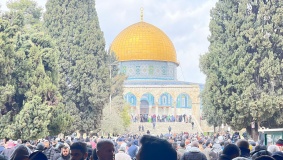 30 ألفا يؤدون صلاة الجمعة في المسجد الأقصى