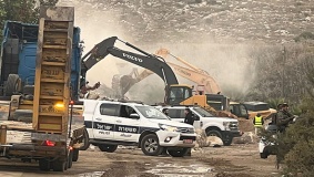 هدم منزل قيد الإنشاء في الطيبة