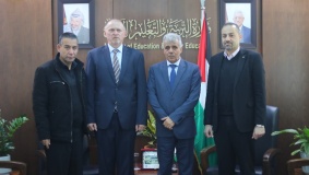 برهم يبحث مع رئيس مكتب تمثيل هنغاريا تعزيز التعاون بمجال التعليم في فلسطين