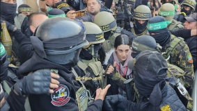 تسليم 7 محتجزين بينهم اسرائيليان في خانيونس 