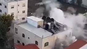 الاحتلال يفجر منزلين في الخليل