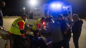 13 طفلاً غزياً مصاباً بالسرطان يصلون إسبانيا لتلقي العلاج