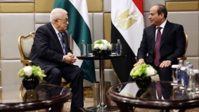 الرئيس يجتمع مع الرئيس المصري