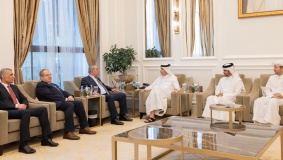 وزير الخارجية القطري يجتمع مع نائب رئيس اللجنة التنفيذية