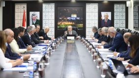 الحكومة: سيتم الإعلان عن تفاصيل رواتب الموظفين غداً