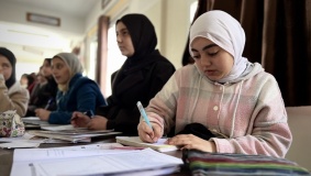 غزة: عقد دورة استكمالية الكترونية لطلبة توجيهي 2005