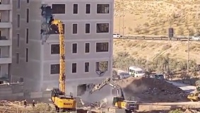 الاحتلال يهدم بناية من 5 طوابق شرق بيت لحم