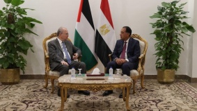 مصطفى يبحث مع نظيره المصري جهود وقف حرب الإبادة