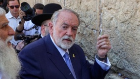 هاكابي: جهود الإفراج عن الأموال الفلسطينية مجمدة