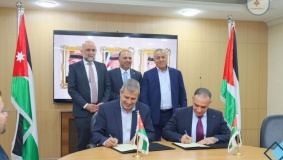 فلسطين والأردن توقّعان مذكرة تفاهم لتعزيز الربط الكهربائي