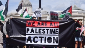 المحكمة العليا البريطانية تقضي بعدم قانونية حظر منظمة "فلسطين أكشن"