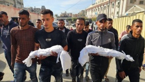 وفاة طفلتين بحريق خيمة بمواصي خانيونس