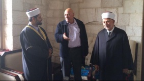 رغم منع نتنياهو ذلك.. النائب غطاس في الأقصى