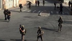 اقتحام منازل الشهيدين أبو جمل وعليان والمصاب أبو غانم