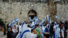 اشتباكات حتى الفجر بالقدس بعد مسيرات المستوطنين