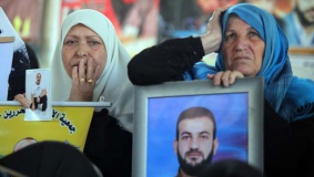 أهالي غزة يزورون أسراهم في "إيشل"