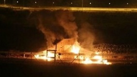شبان يحرقون البرج العسكري على مدخل معتقل عوفر