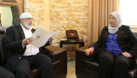 غنام تقدم واجب العزاء باسم الرئيس لـ آل البكري