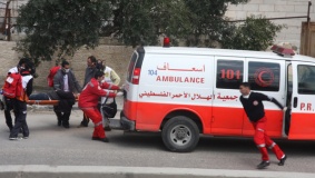 إصابة 3 شبان إثر حادث ذاتي في الخليل