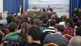 الرئيس يتعهد لنشطاء اسرائيليين بمواصلة التنسيق الأمني