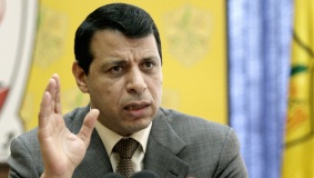 قانوني: لا يجوز لدحلان توكيل محامين حتى يمثل أمام المحكمة