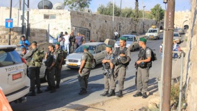 مداهمة منزل صحفي فلسطيني بأراضي 48