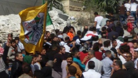 الاحتلال يهاجم جنازة الشهيد عوض في بيت أمر