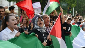 "قطار الحرية " يجوب شوارع تونس دعماً لفلسطين