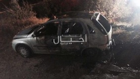 مستوطنون يحرقون مركبة جنوب القدس