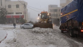 بلدية بيتونيا تطالب المواطنين عدم الخروج بمركباتهم