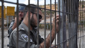 اعتقال 12 مواطناً في أنحاء متفرقة من القدس