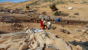 الاحتلال يصادر خلايا شمسية لعرب الجهالين شرق القدس