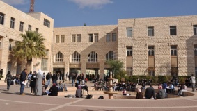 جامعة القدس تستحدث برنامجا لردم الهوة بين الخريجين وسوق العمل