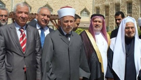 قاضي القضاة الأردني يلقي خطبة الجمعة بالأقصى