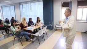 بالصور: دورة في الكلية العصرية الجامعية لطلبة الاعلام حول تعزيز لغة الحوار