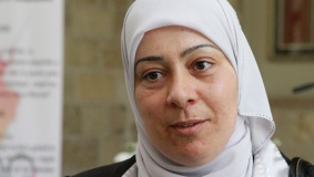 الاحتلال يحتجز المحافظ غنام لأكثر من ساعتين