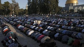 80 الفاً أدوا صلاة العيد في الاقصى