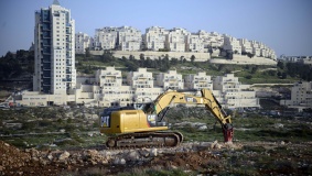صحف عبرية تزعم: نتانياهو أوقف البناء في المستوطنات