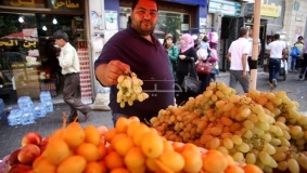 علاء يفضل البسطة على الوظيفة .