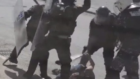 فتح تحقيق بمهاجمة الأمن متظاهر في بيت لحم