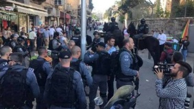 الاحتلال يفض اعتصاماً تضامنياً مع الاسرى المضربين بالقدس