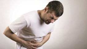 أطعمة تضر بجهازك الهضمي