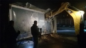الوقائي والضابطة يداهمان محطات لبيع الوقود المهرب في الخليل