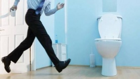 لحبس البول أضرار خطيرة  بالجسم