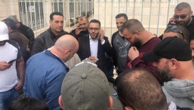 الاحتلال يفرج عن محافظ القدس و9 كوادر من فتح بشروط